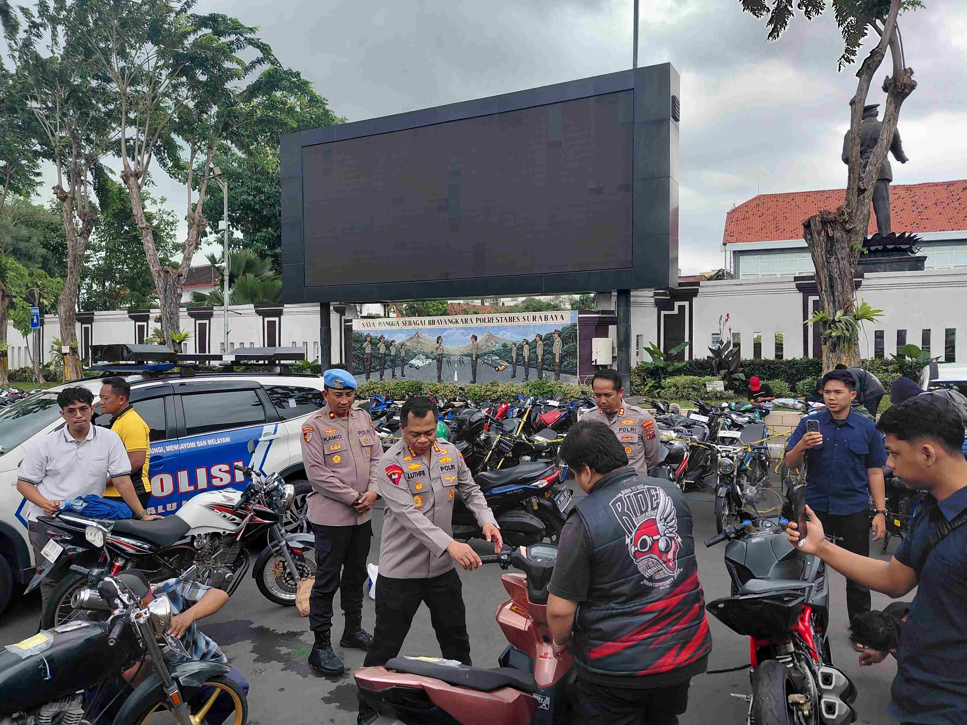 50 Unit Motor di Bazar Ranmor Polrestabes Surabaya Kembali ke Pemilik