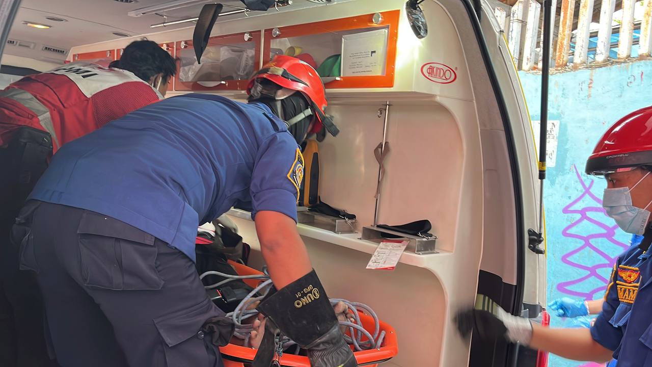 Duka Kuli Bangunan, Tewas Kesetrum saat Mengecat Ruko