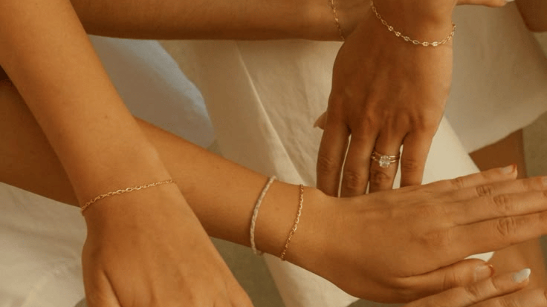 5 Permanent Jewelry yang Semakin Populer