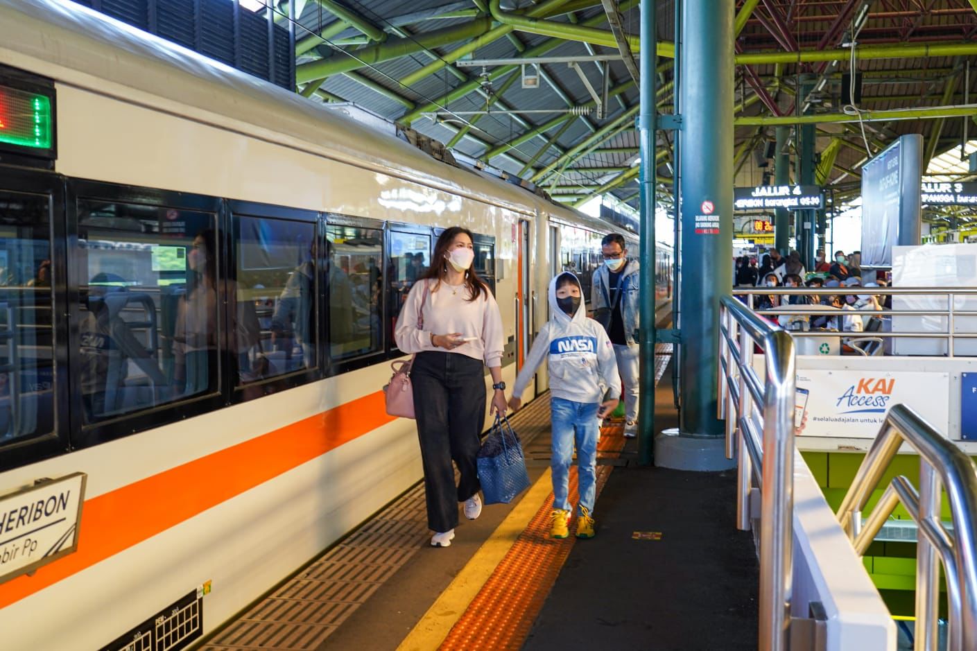 Stasiun Jatinegara Layani Empat Kereta Jarak Jauh Mulai 1 Juni 2023, Simak Jadwal Keberangkatannya