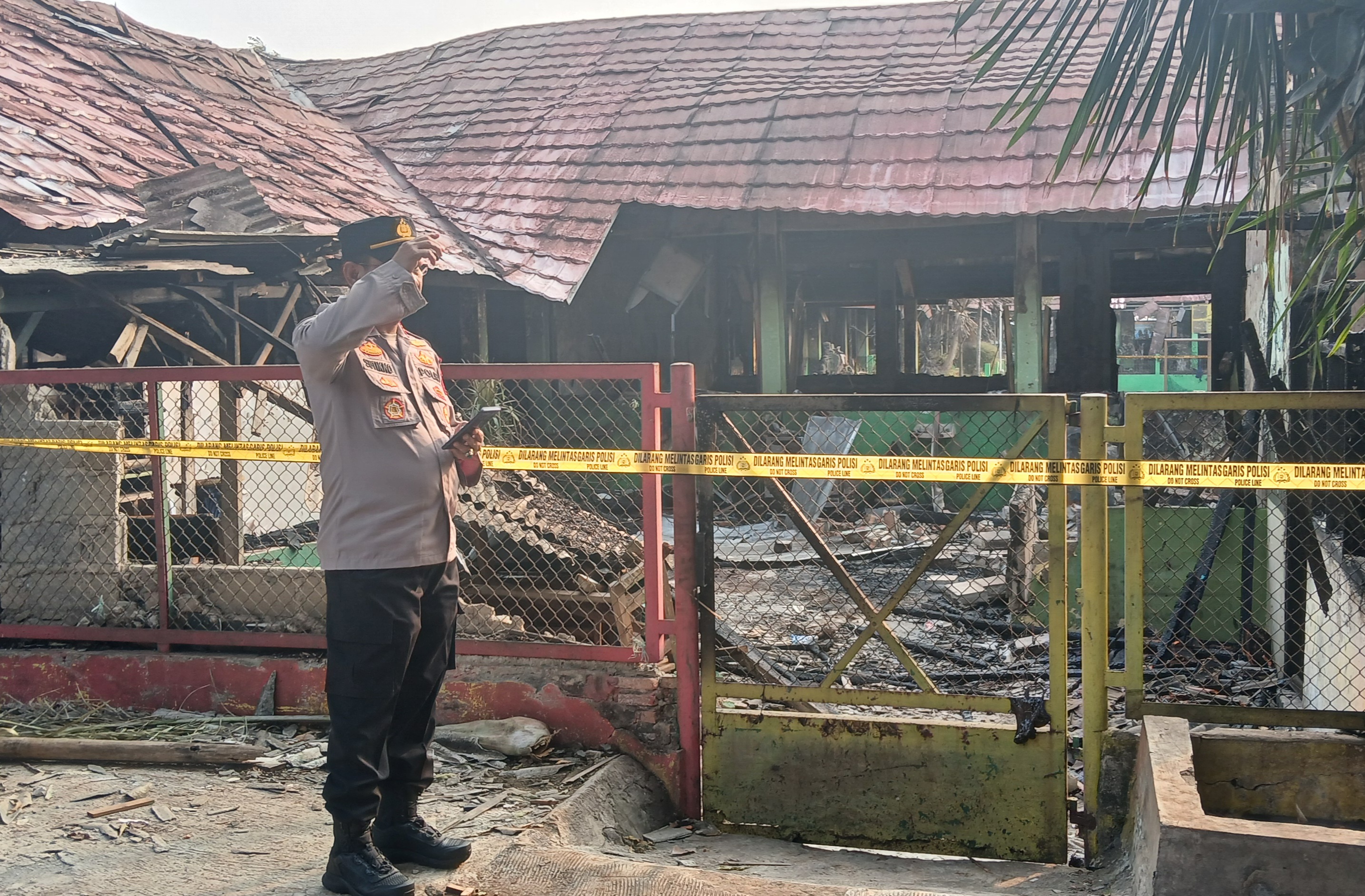 KBM Siswa SDN Pondok Bambu 01 yang Kebakaran Tetap Berjalan, Dipindah ke Sekolah Lain