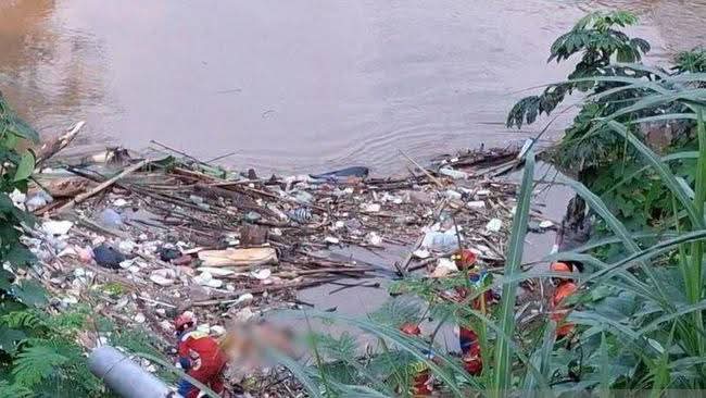 Dugaan Awal, Mayat Tanpa Kepala di Ciliwung Pegawai Kemendagri