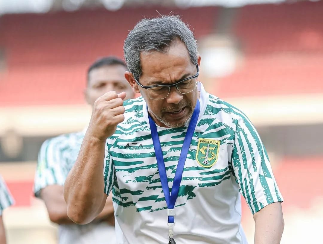 Persebaya Istirahatkan Aji Santoso, Cari Pengganti Pelatih Asing?