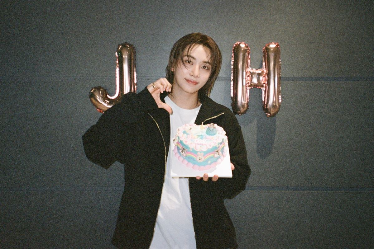 7 Potret Transformasi Jeonghan SEVENTEEN, dari Bayi hingga Persiapan Wamil!