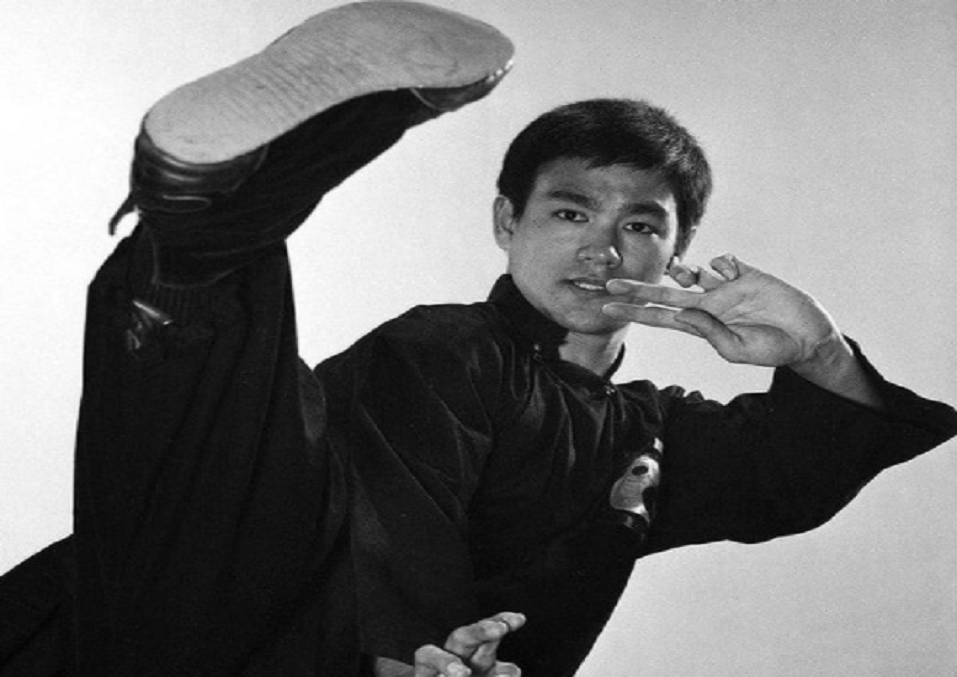 Aktor Bruce Lee Meninggal Dunia karena Kebanyakan Minum Air, Peneliti Ungkap Fakta Baru
