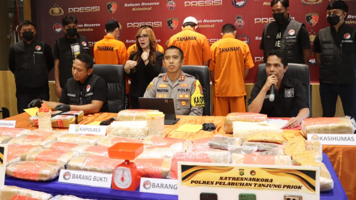 Polres Pelabuhan Tanjung Priok Tangkap 4 Pengedar Narkoba, 60 Kilogram Ganja Disita!