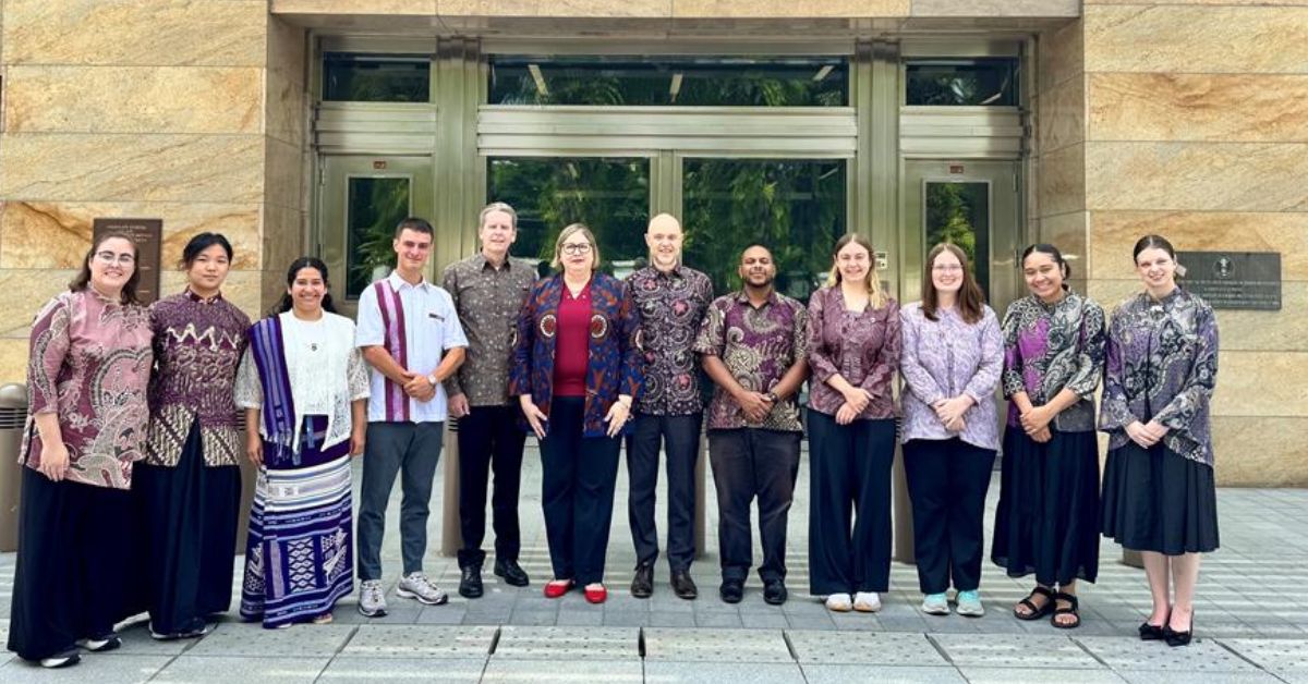 Konjen Amerika Serikat di Surabaya Lantik Relawan Peace Corps untuk Mengajar dan Galakkan Pelatihan Guru