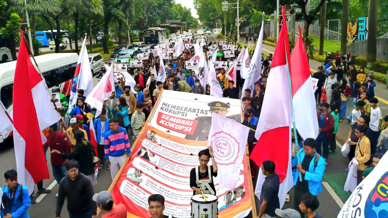 Gelar Aksi di Monas, Kosmak Kembali Desak Prabowo Copot Jampidsus