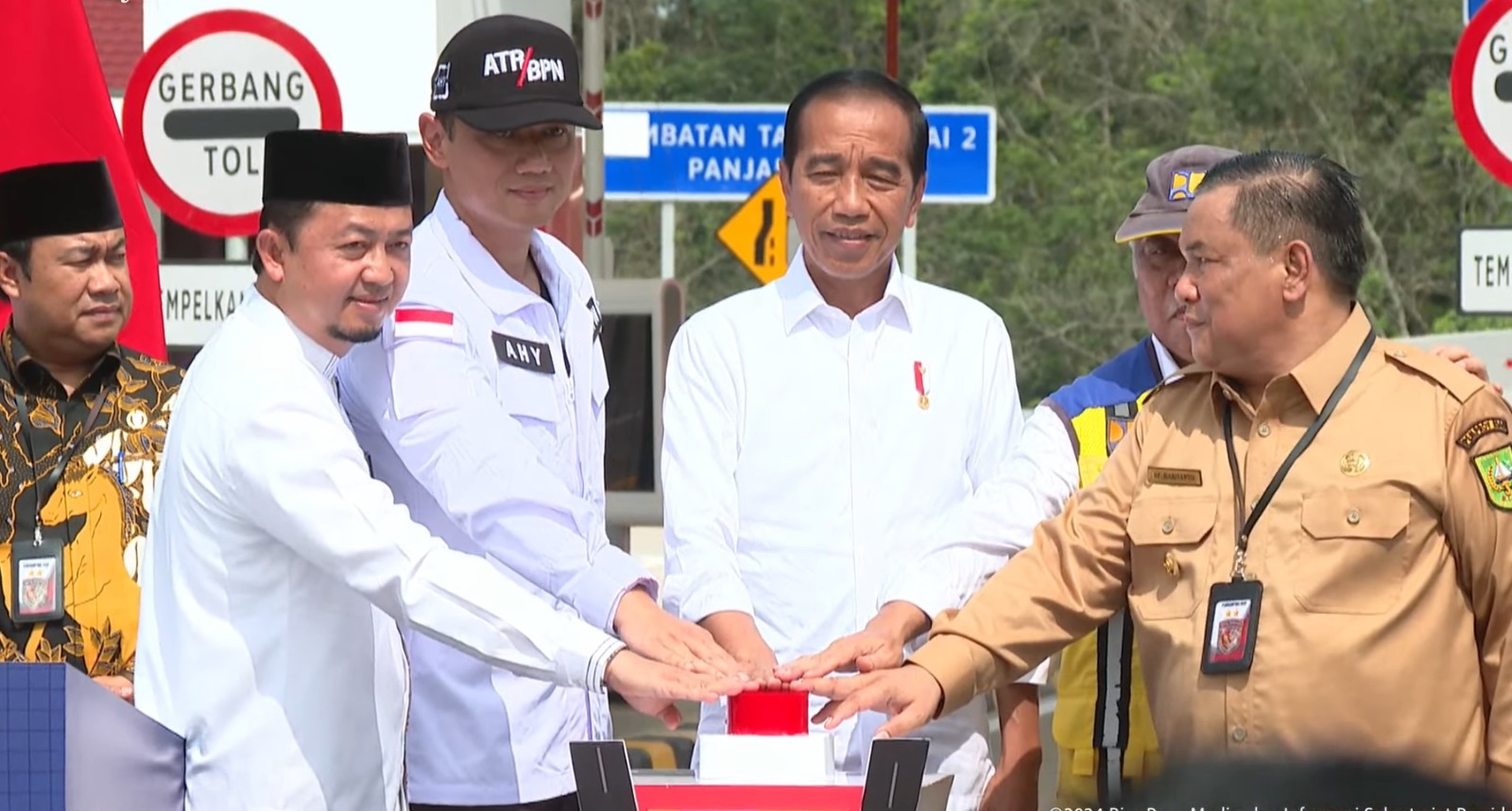 Jokowi Resmikan Jalan Tol Bangkinang– Koto Kampar, Perkuat Akses Riau