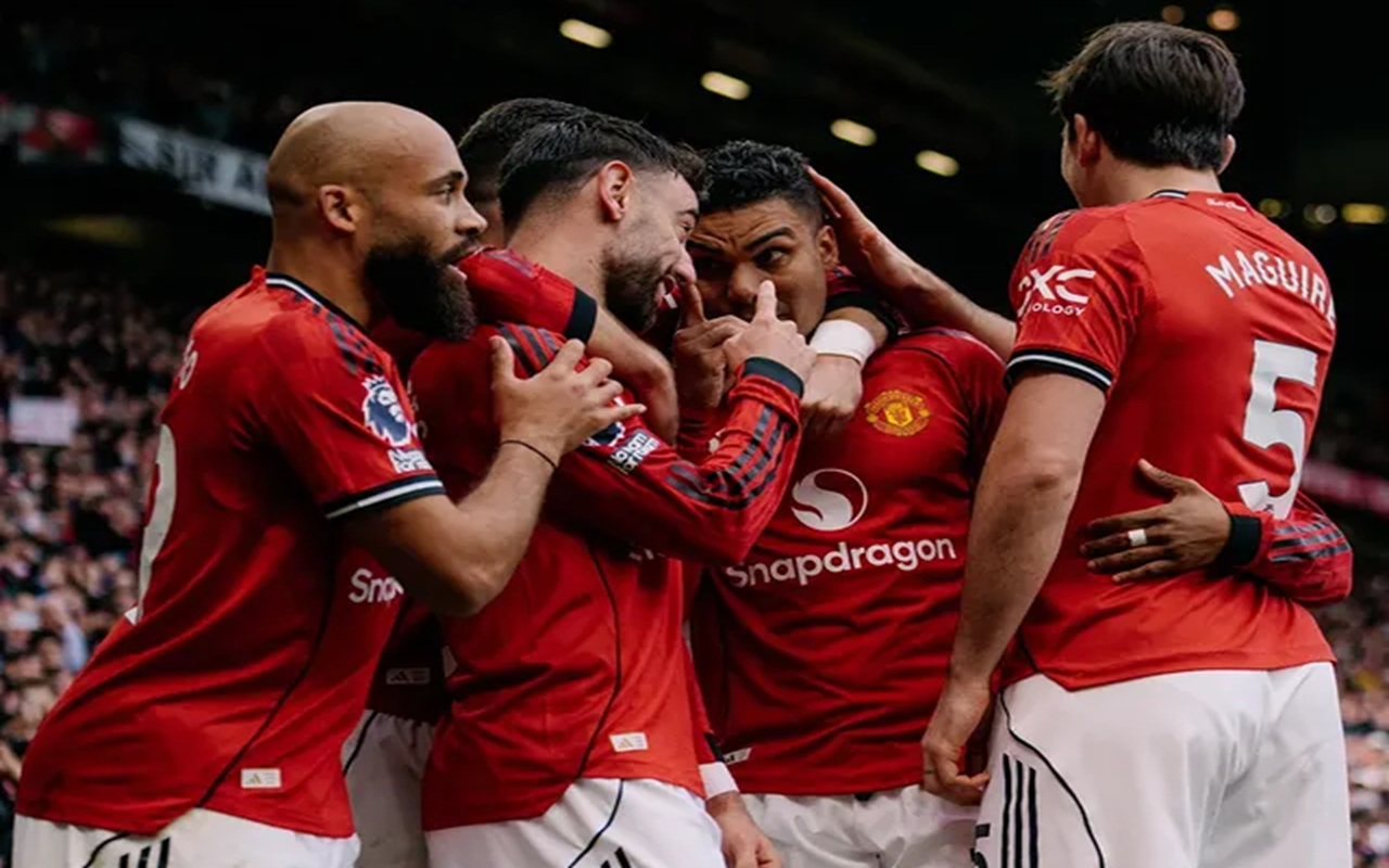 Manchester United Siap Belanja Besar, Nasib Casemiro dan Target Tonali Terungkap