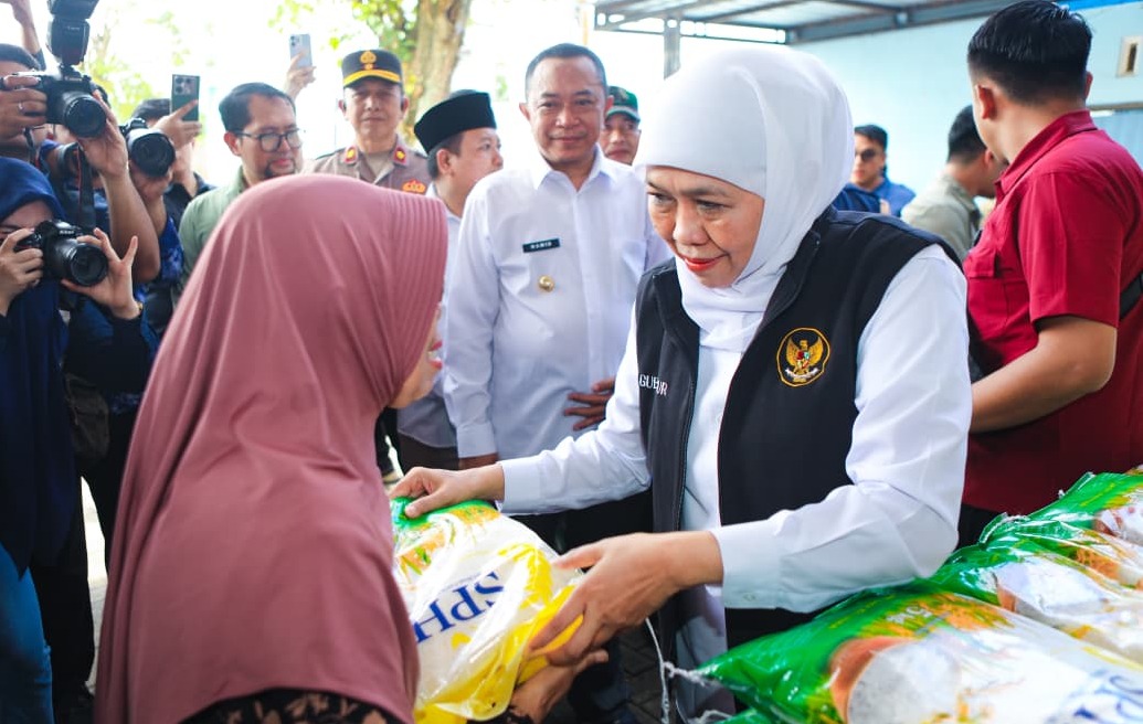 Pasar Murah di Bondowoso, Gubernur Khofifah Pastikan Ketersediaan Barang dan Harga Terjangkau