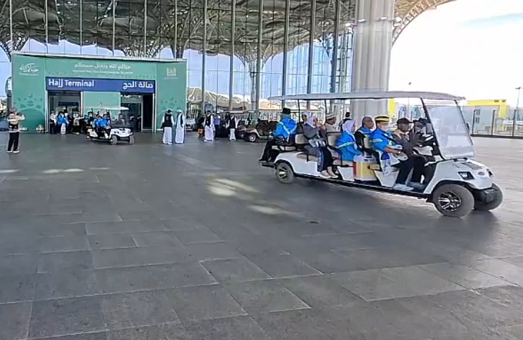 Bandara Madinah Sediakan Kursi Roda Hingga Mobil Golf Gratis