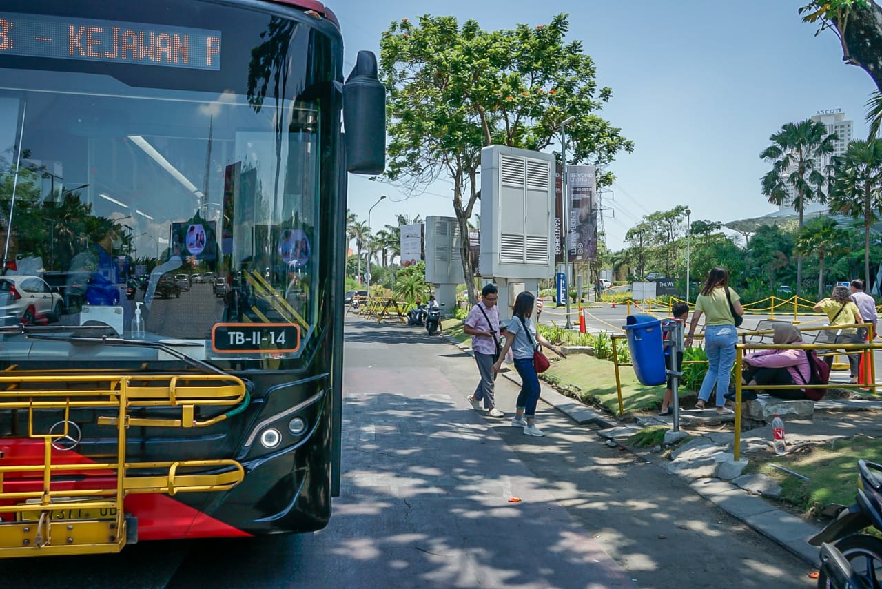 Banyak Halte Tanpa Bangku dan Atap di Surabaya, Kopeka: Belum Ada Respons Berarti