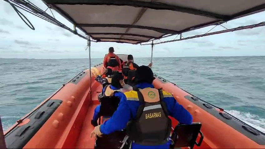 Pencarian WNA Korban KM Parikudus yang Terbalik Dilanjutkan, Tim SAR Sisir Pantai Pulau Rambut
