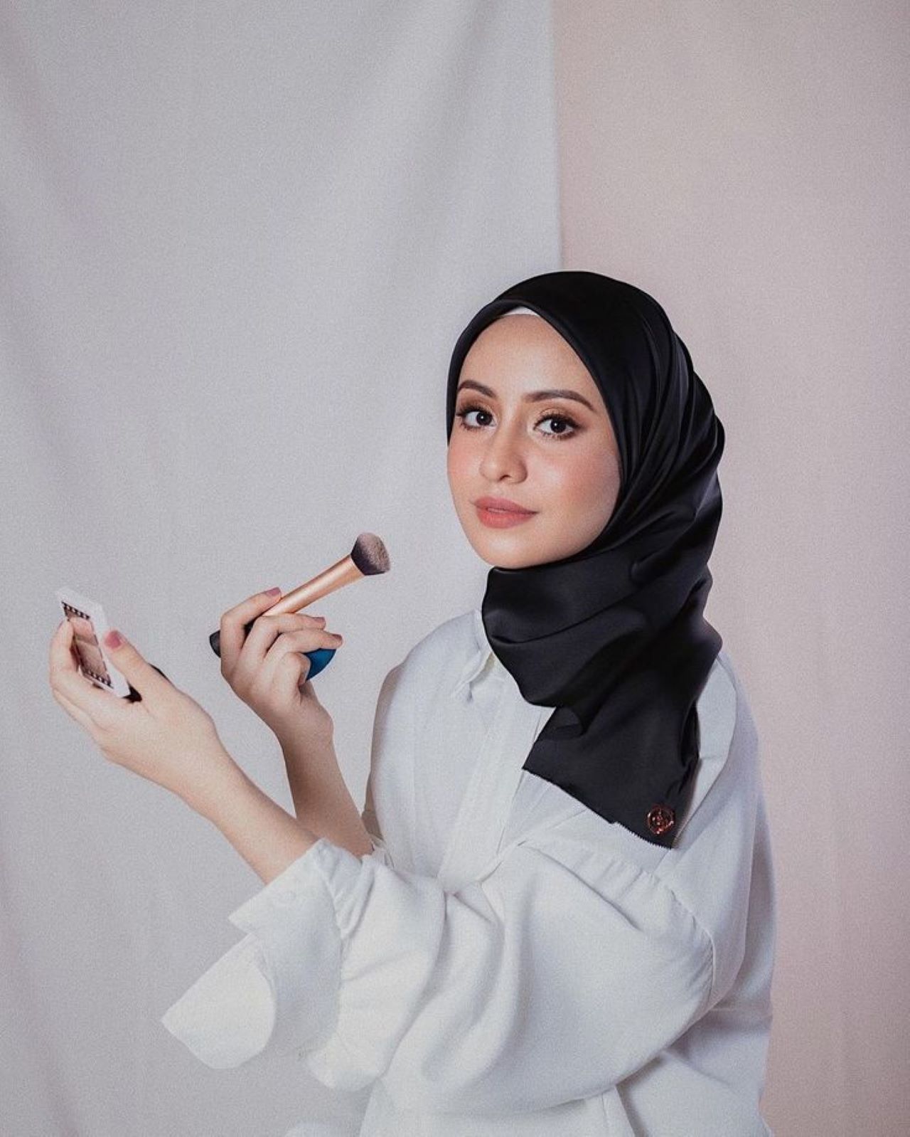 4 Rekomendasi Skin Tint Viral, Makeup Lebaran Terlihat Natural dan Glowing