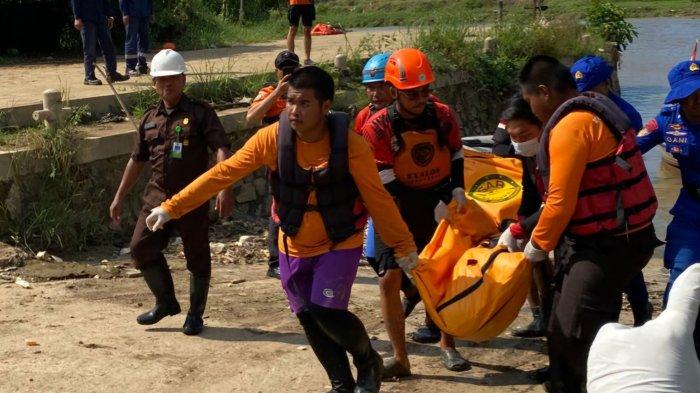 1 Meninggal, 1 Masih Hilang, Pencarian Kru Kapal RIB Kecelakaan di Sungai Cikeas Berlanjut