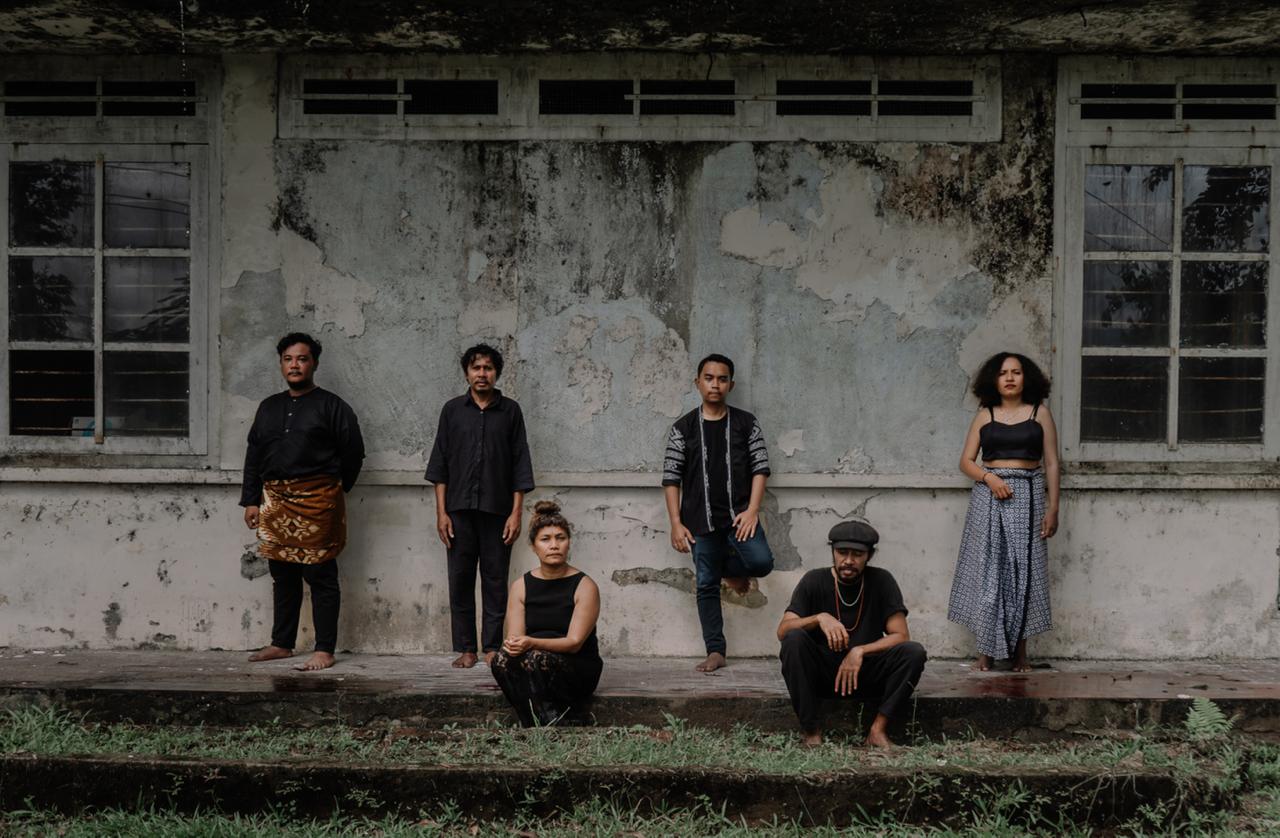 Ten, Single Baru Archa: Tangis Sakral Musik Spiritual