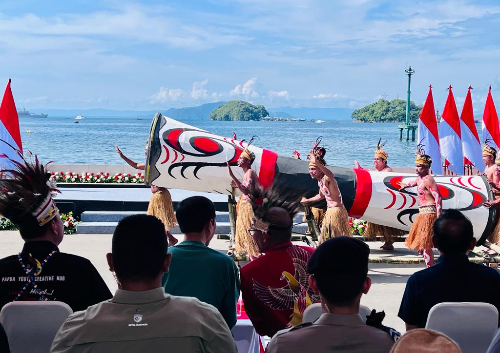 Buka Papua Street Carnival, Jokowi: Kita Harapkan Ini Terus Berlanjut 