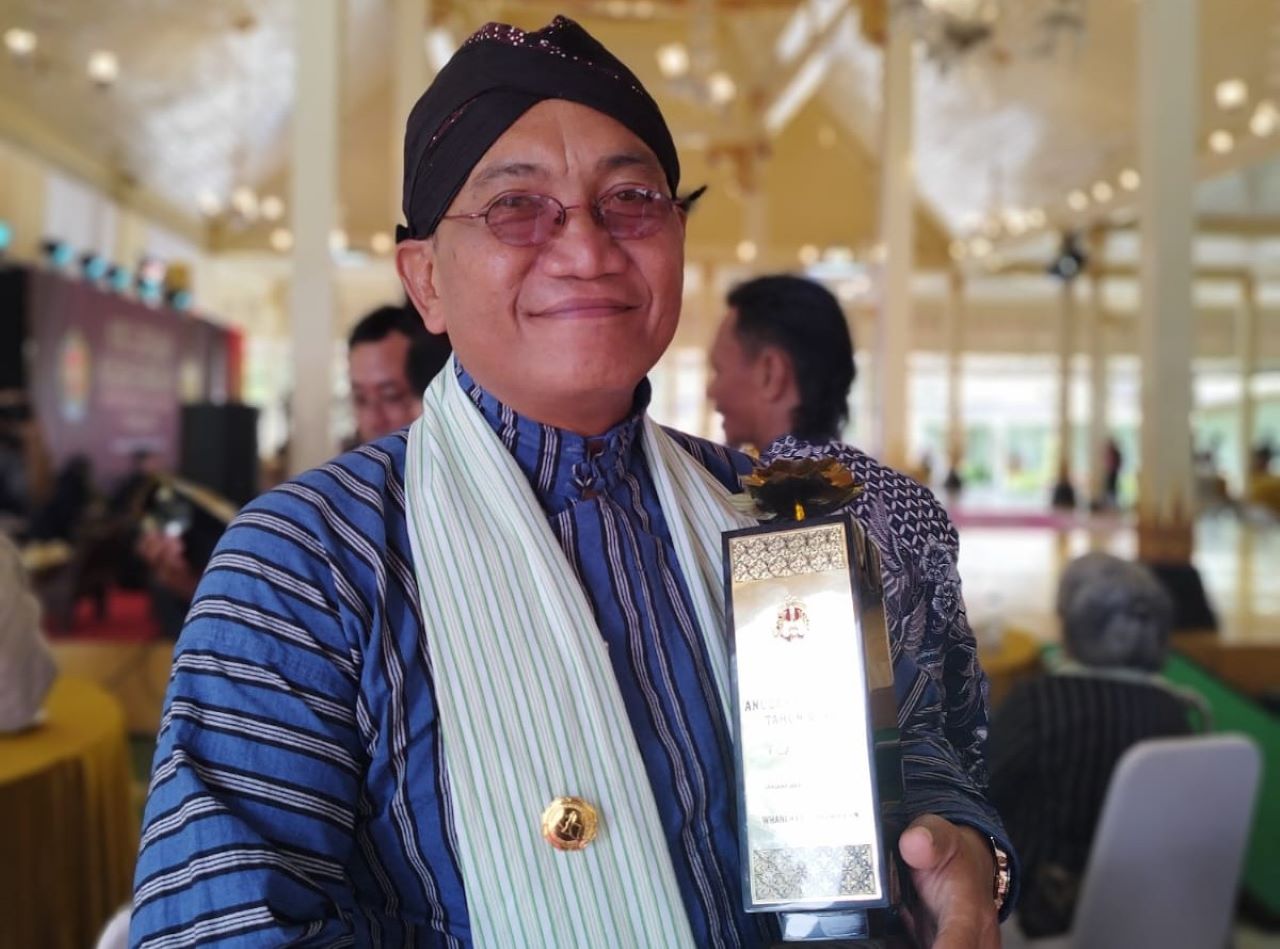 Jaga Tradisi, Gerakkan Inovasi, Whani Darmawan Raih Anugerah Kebudayaan DIY 2025