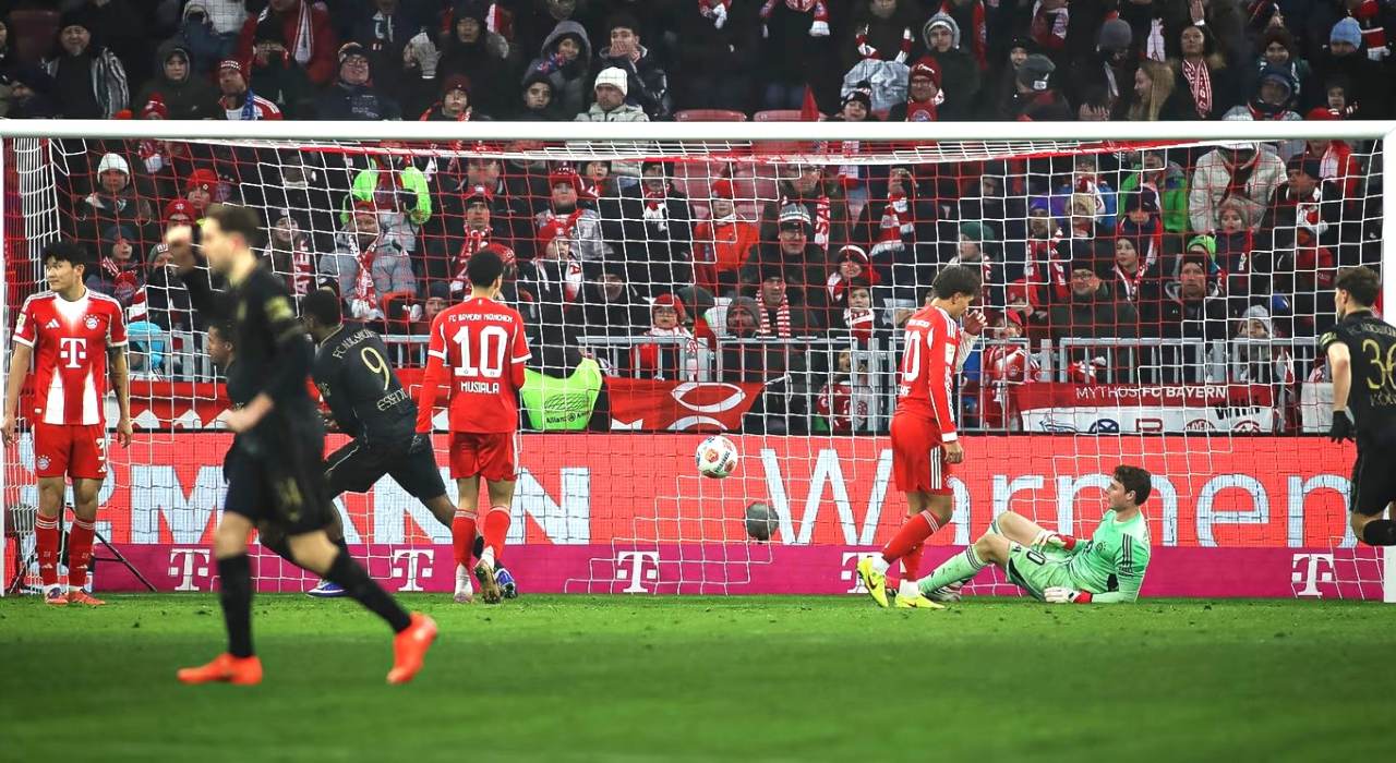Bayern Munchen vs Augsburg 1-2, 18 Laga Unbeaten Die Roten Terhenti Usai Kena Comeback
