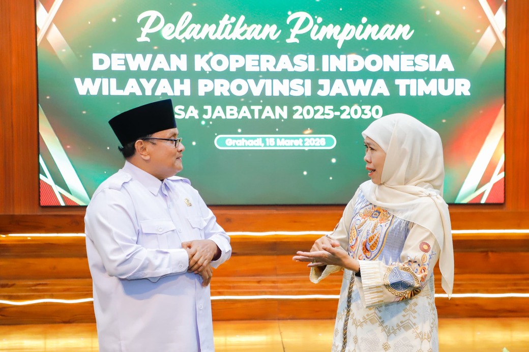 Pelantikan Dekopinwil Jatim, Khofifah Tekankan Koperasi Perkuat Ekonomi Kerakyatan