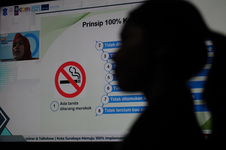 Sanksi Pelanggar Kawasan Tanpa Rokok Tak Jalan
