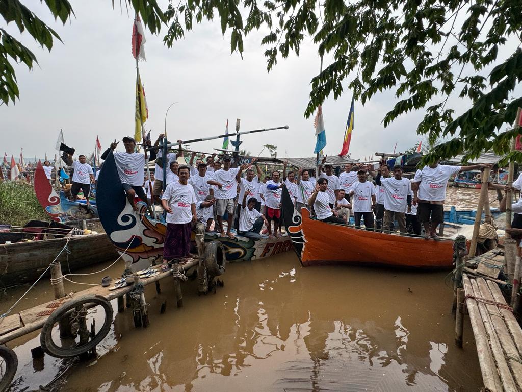 Nelayan Roban Timur Jateng Deklarasikan Dukungannya Kepada Paslon Prabowo-Gibran di Batang