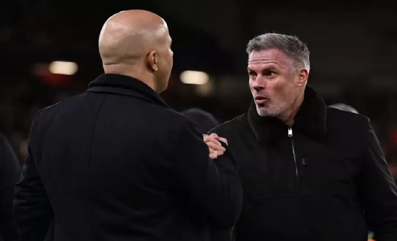 Jamie Carragher Bongkar Krisis Liverpool, Sentil Keras Arne Slot: Ini Tim Lembek Banget!