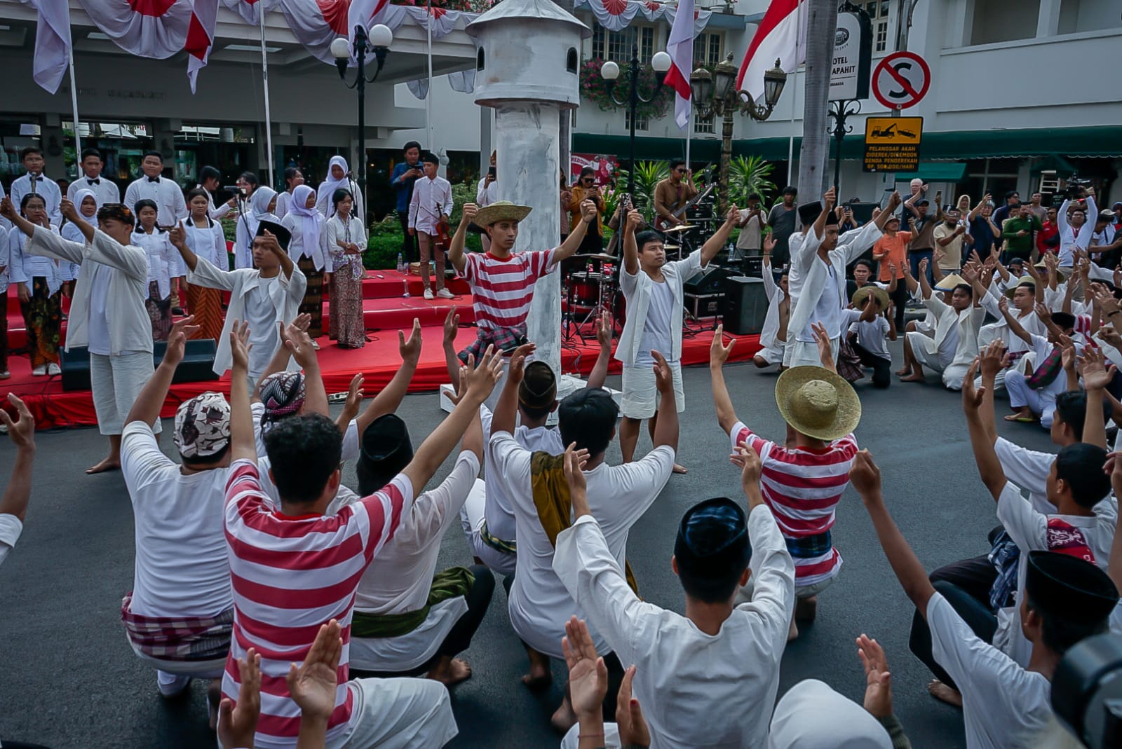 Teatrikal Perobekan Bendera, Merawat Sejarah di Kota Pahlawan