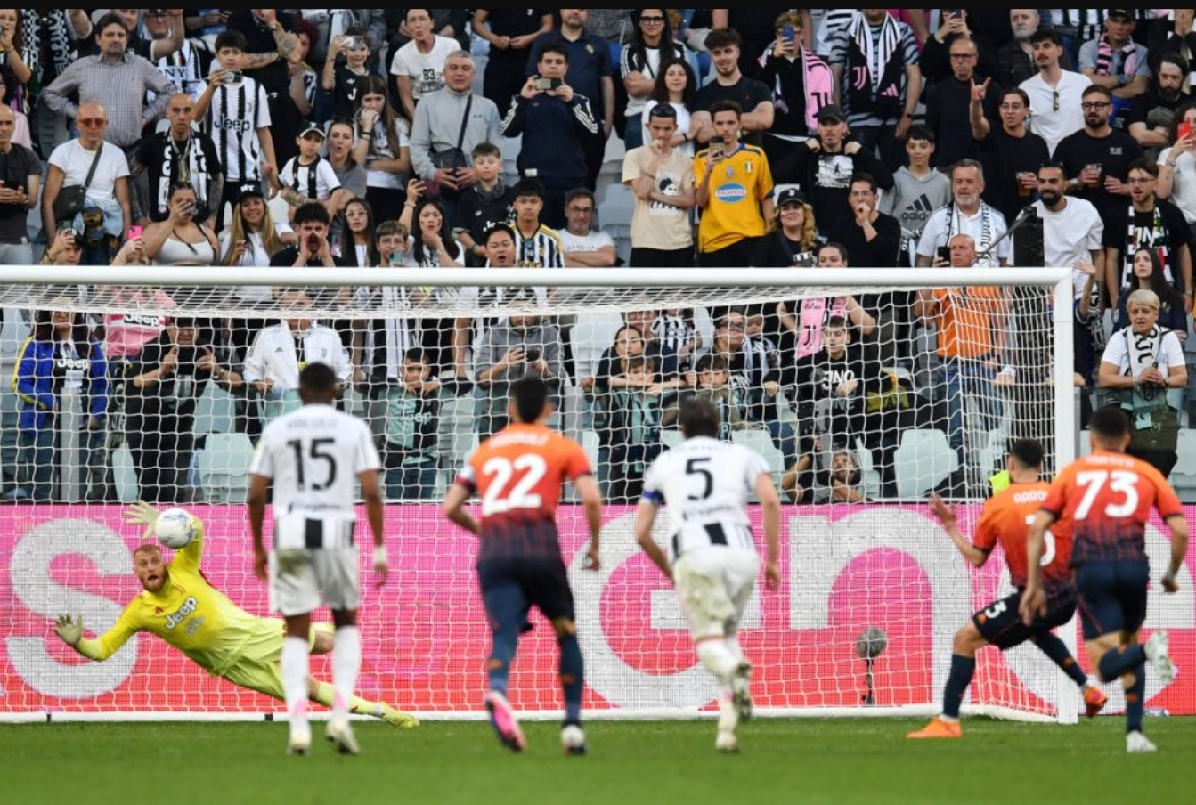 Juventus Libas Genoa 2-0, Di Gregorio Tampil Gemilang Gagalkan Penalti