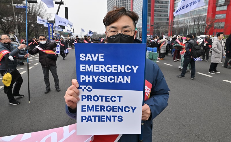 Demo Mahasiswa dan Dokter Muda di Korea Selatan yang Akhirnya Bubar
