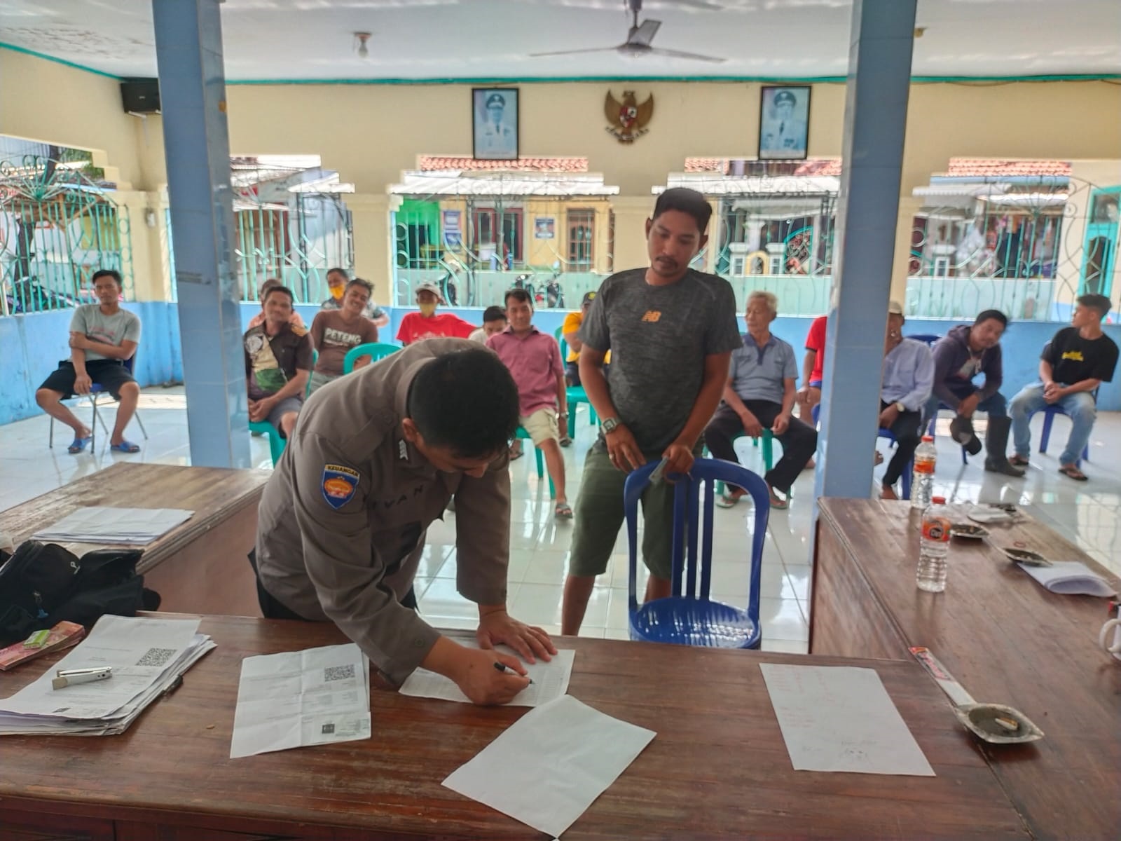 Polresta Cirebon Salurkan Bantuan Minyak Goreng