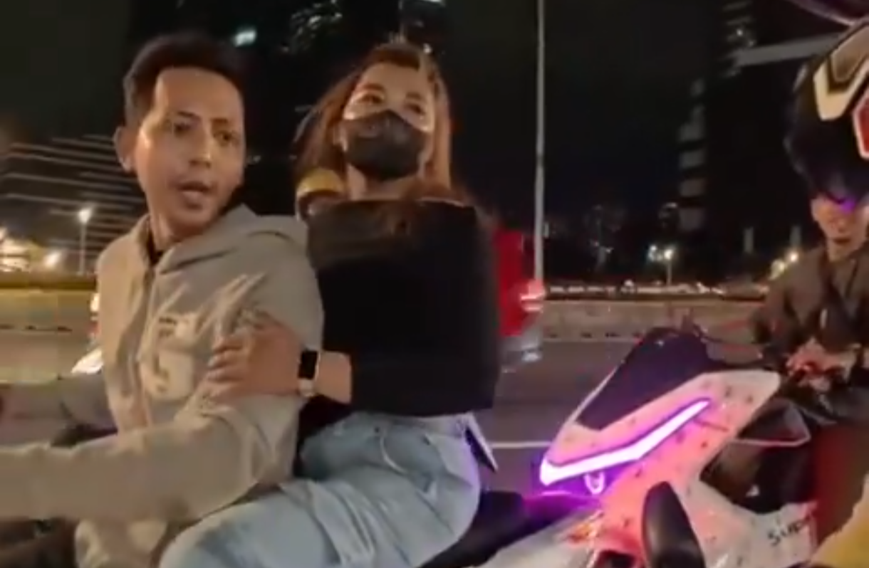 Viral! Ngamuk Ditegur Gegara Ngudut Sambil Berkendara, Pengguna Honda PCX Ini Mohon Ampun