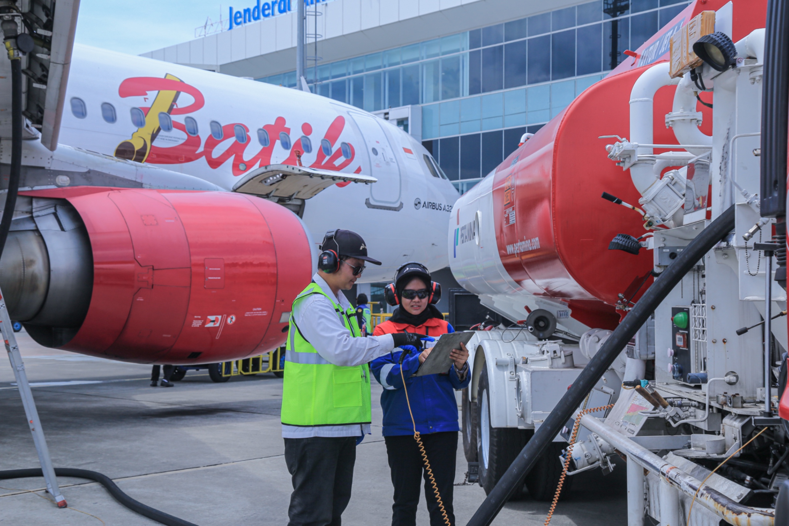 Dukung Penurunan Harga Tiket, Pertamina Sediakan Harga Avtur Khusus di 19 Bandara