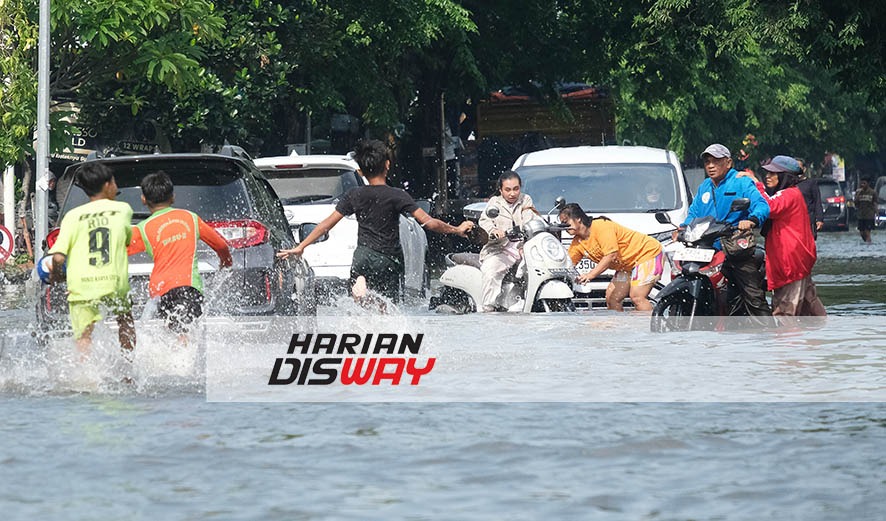 Gunung Anyar Masih Terendam Banjir, Camat: Saluran Perbatasan Meluap