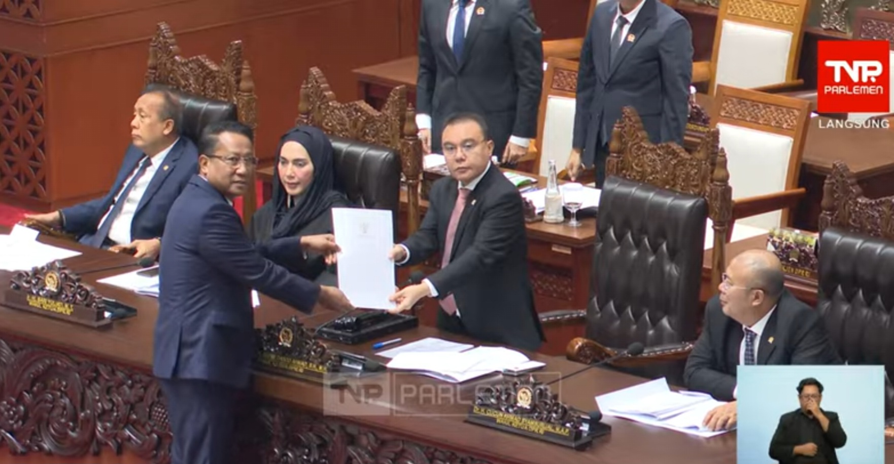 Resmi! Penyandang Disabilitas Kini Bisa Jadi Anggota Polisi, DPR Sahkan UU Polri Baru