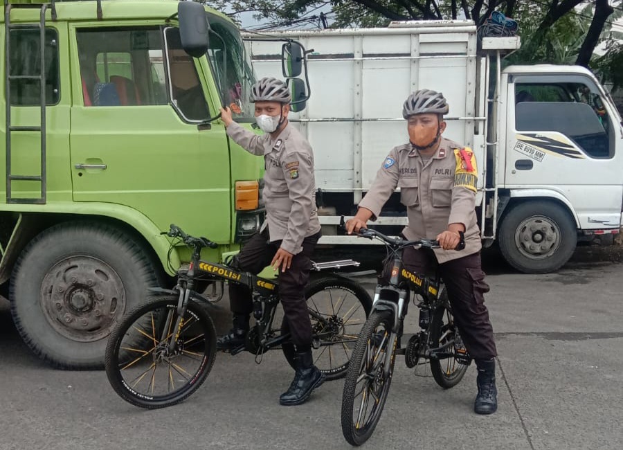 Polisi Bersepeda Sapa Pemudik di Rest Area KM 13 Pinang Tangerang 