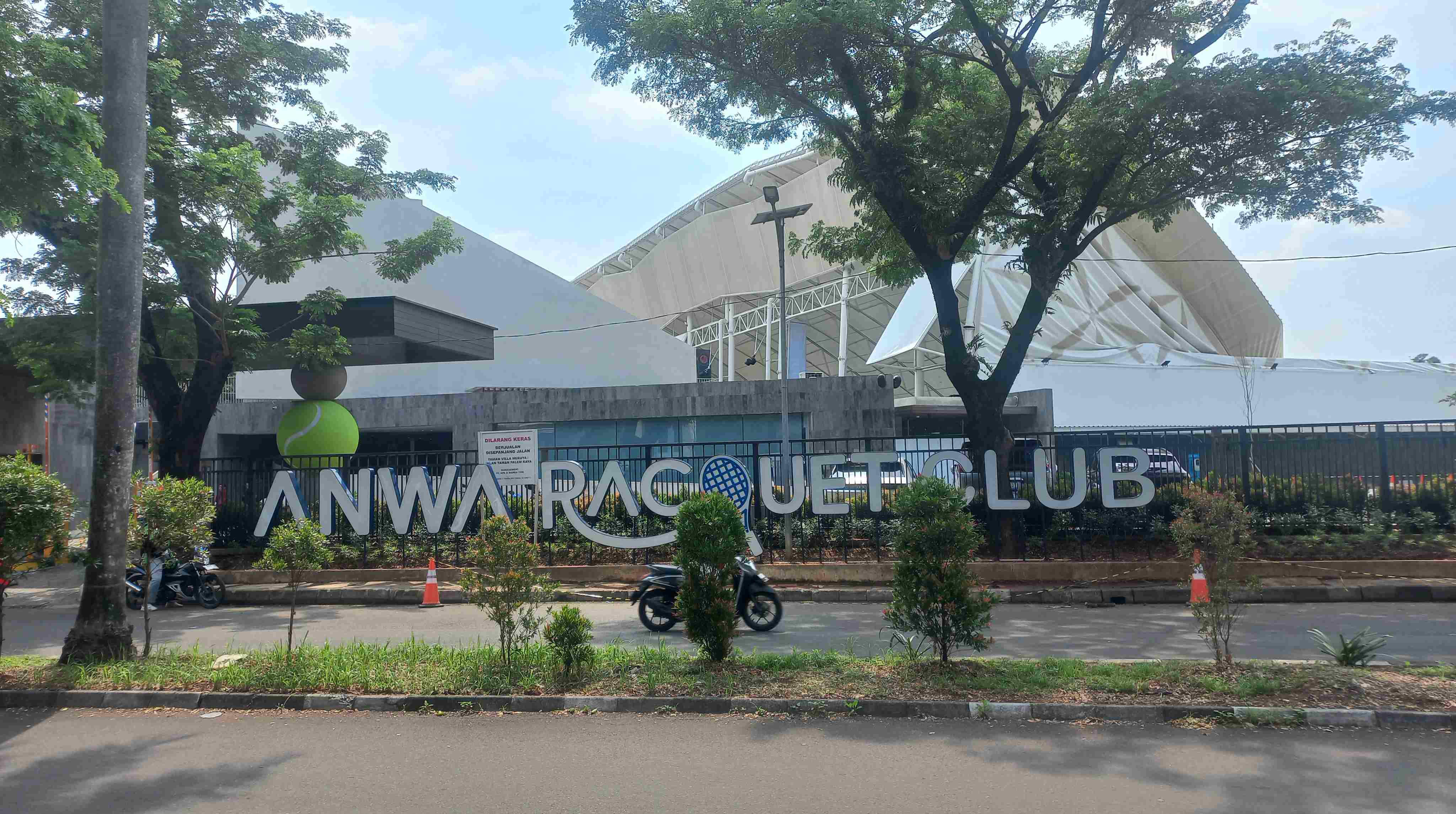 Cerita Warga Saat Atap Lapangan Padel di Meruya Ambruk, Artis-artis Berhamburan Keluar: Ada Desta Hingga Tasya Farasya!