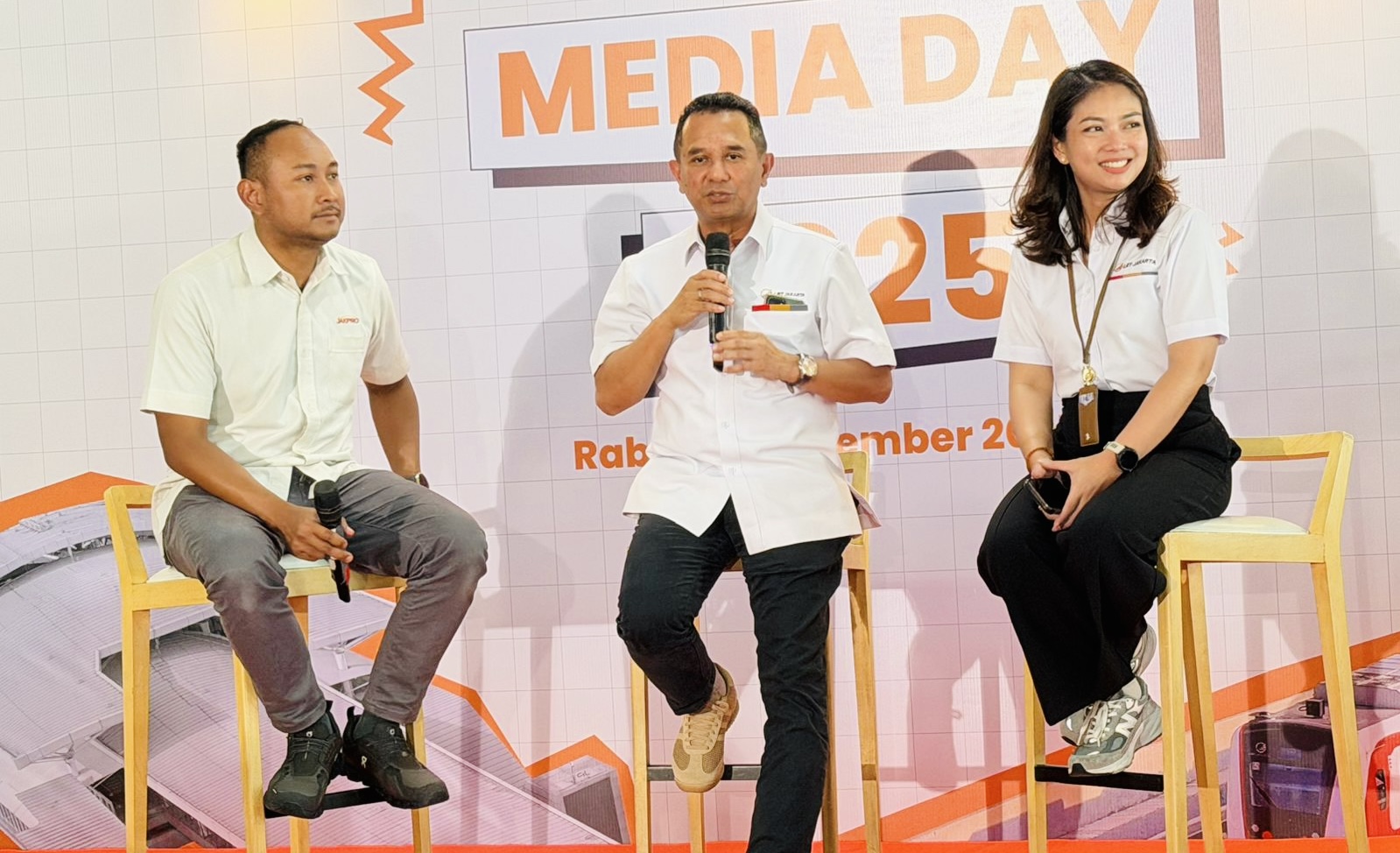 Lampaui Target, LRT Jakarta Layani 1,1 Juta Penumpang Sepanjang 2025