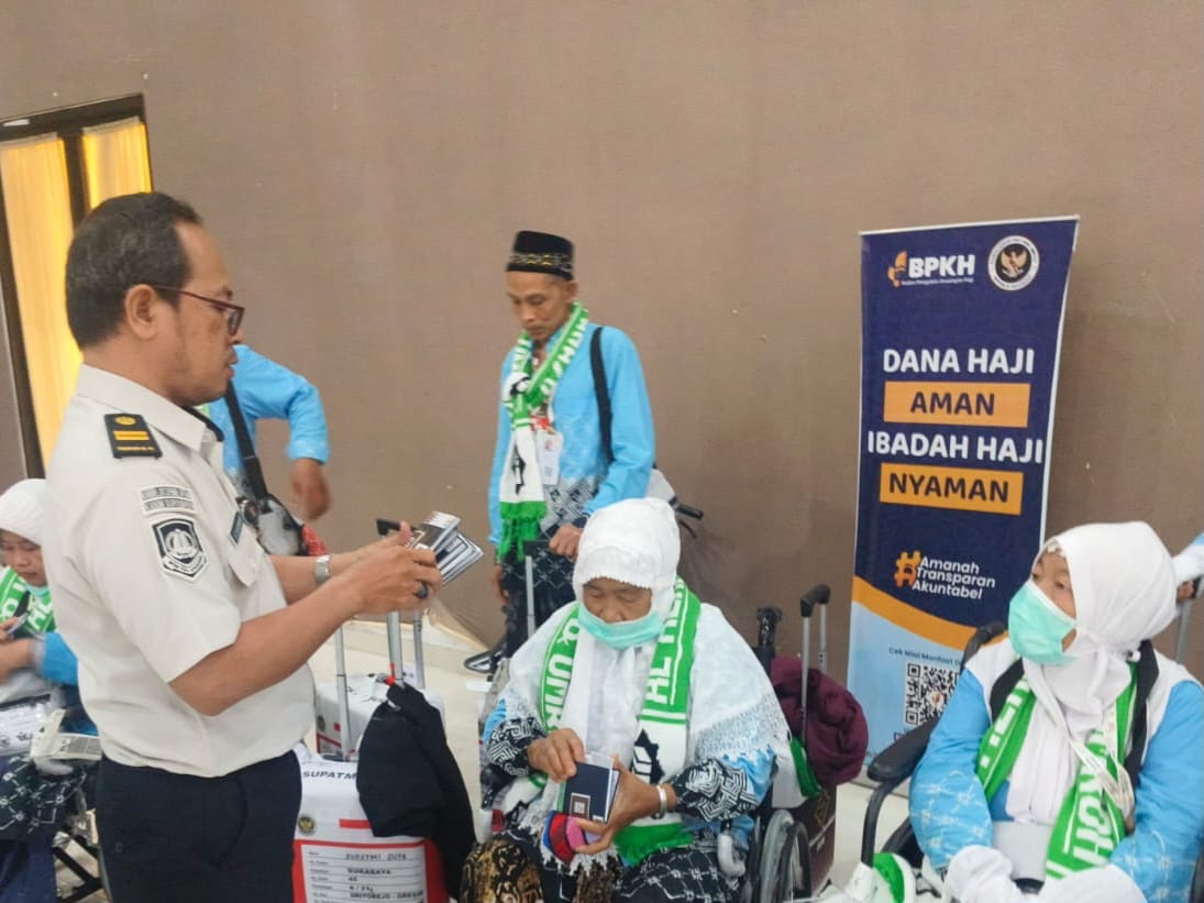 Imigrasi Surabaya Gagalkan 18 Calon Haji Nonprosedural