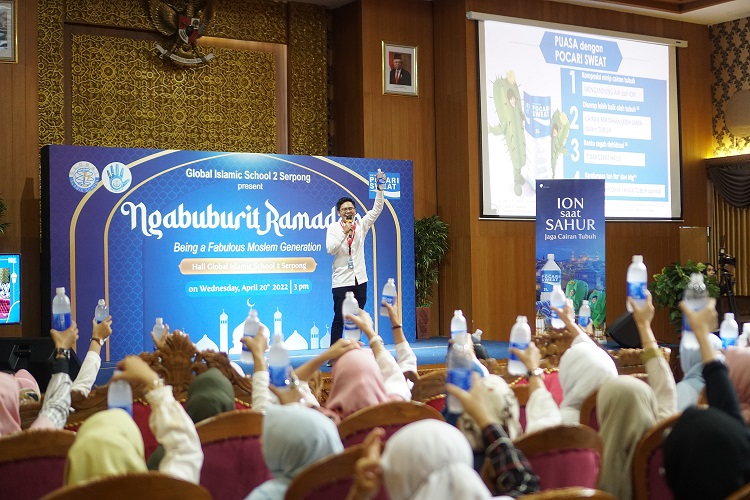 Perkuat Tali Silaturahim Lewat Ngabuburit Ramadan Bersama Pocari Sweat