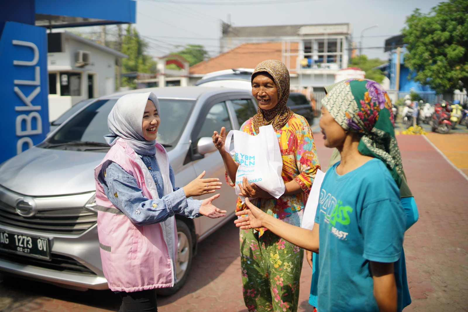 PLN Tebar Kebahagiaan di Bidang Pendidikan hingga Ekonomi untuk Warga Jawa Timur