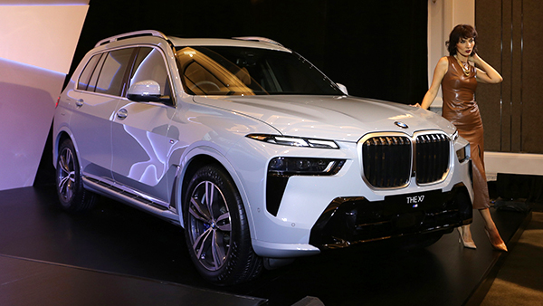 BMW BMW X7 xDrive40i M Sport, SAV Hybrid Makin Bertenaga dan Bisa Parkir Sendiri