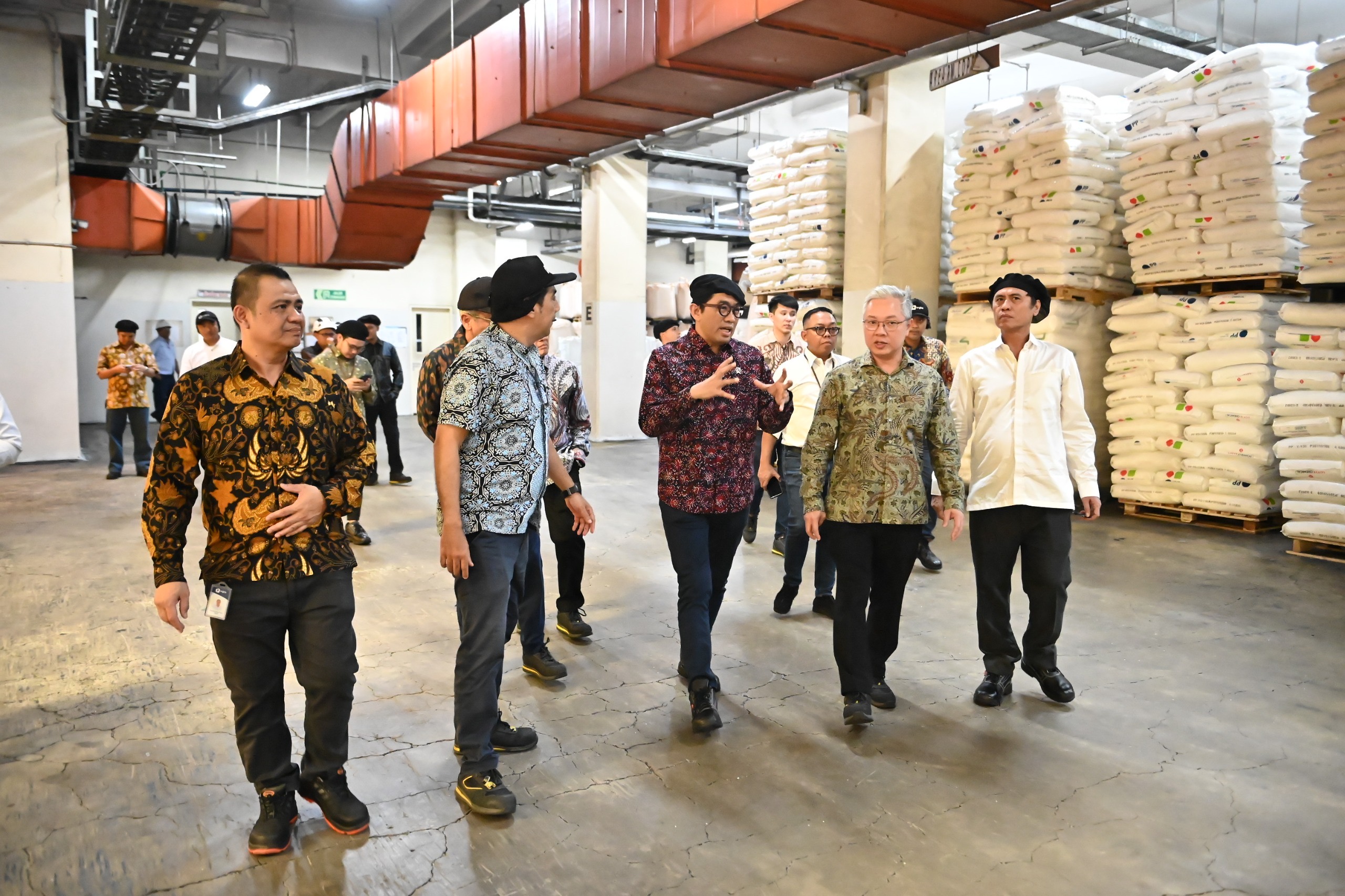 Stok Plastik Nasional Aman, Wamen Faisol Minta Industri Jaga Harga