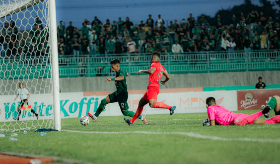 Merinding! Drama 5 Gol Persebaya vs Borneo FC, Green Force OTW Papan Atas