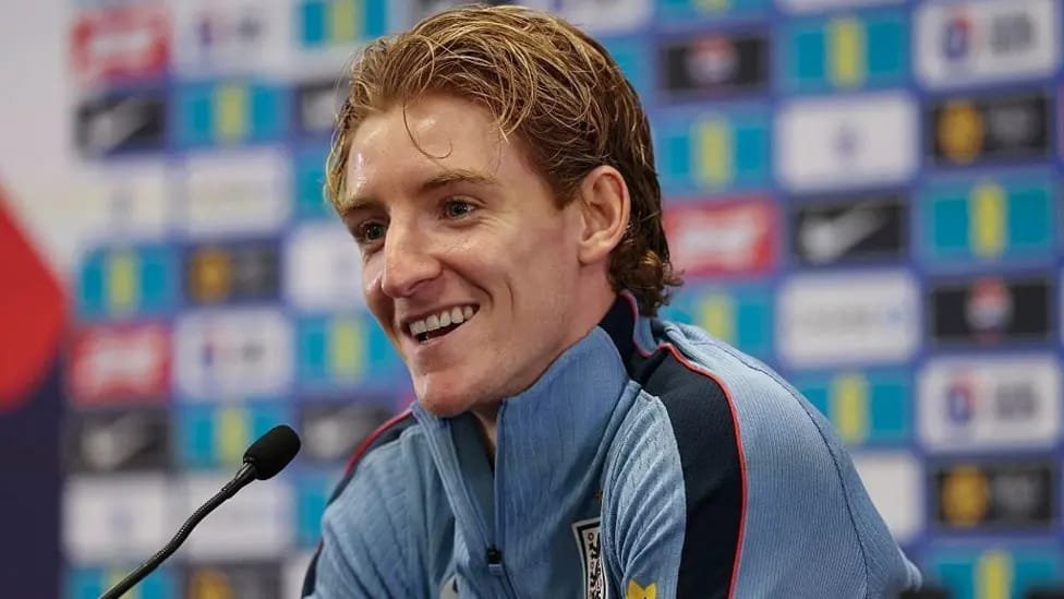 Anthony Gordon: Inggris Stop Tiru Spanyol, Saatnya Kembali ke DNA Asli!