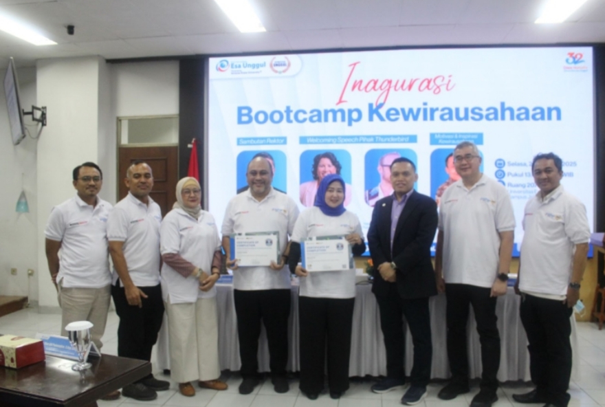 Universitas Esa Unggul Resmi Luncurkan Bootcamp Kewirausahaan Bersama Thunderbird School of Global Management