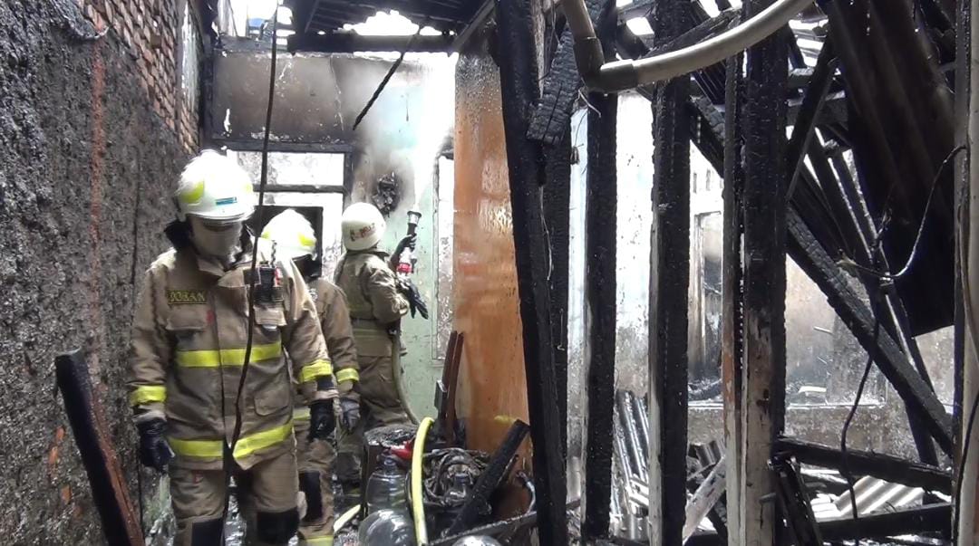 Kebakaran di Jalan Ampera Jaksel, 6 Rumah Ludes Dilahap Si Jago Merah