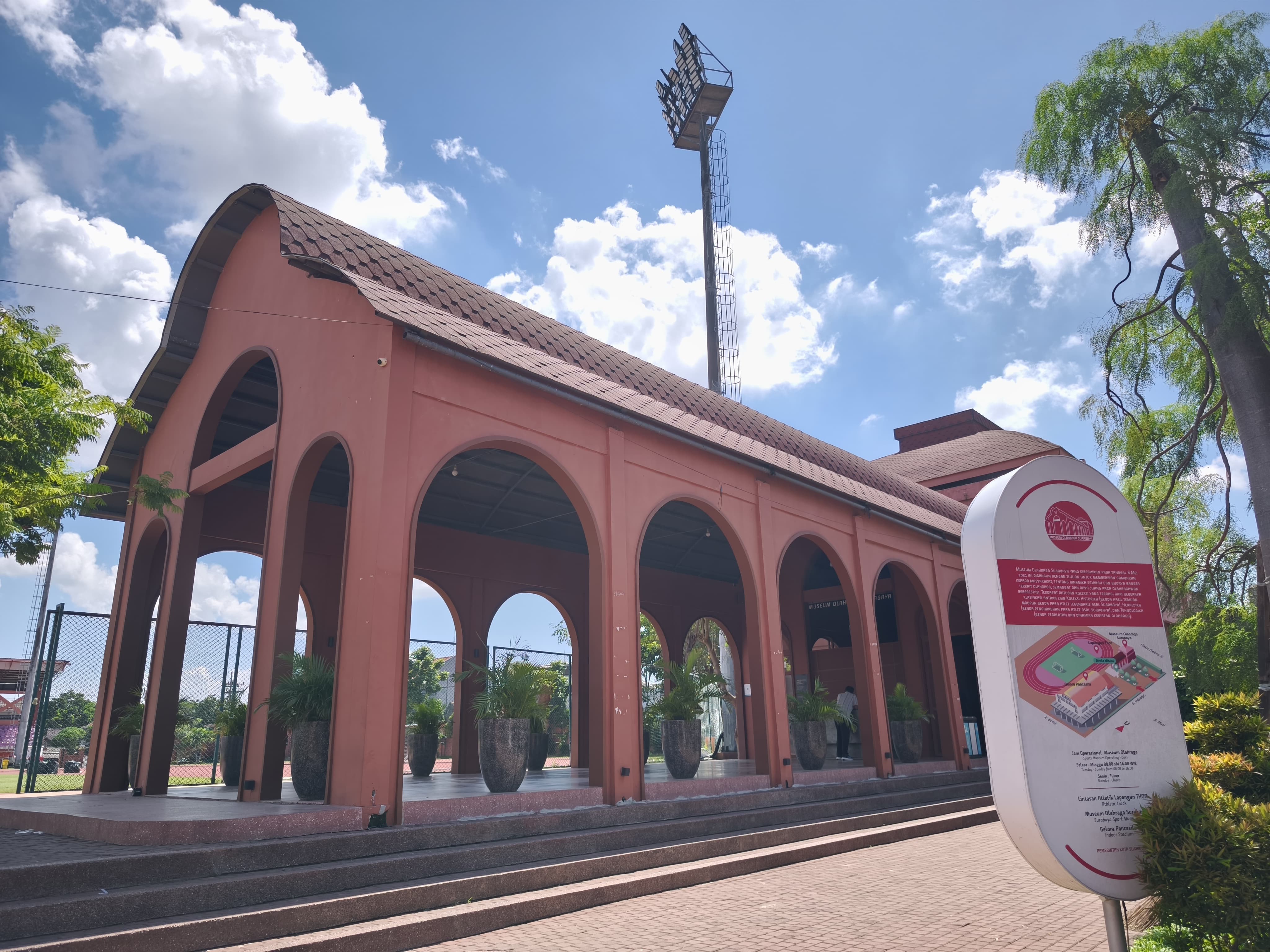 Museum Olahraga Surabaya Raih Juara 3 Best Culture and Religion Based Tourism dalam Surabaya Tourism Awards 2025