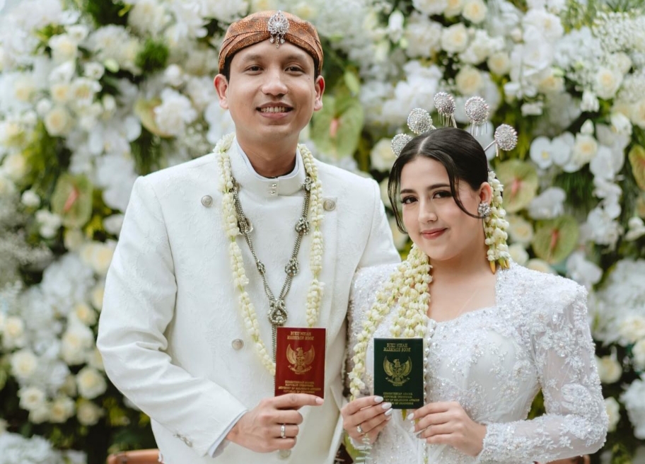 Selamat! YouTuber Nessie Judge Resmi Menikah, Anggun dengan Kebaya Putih